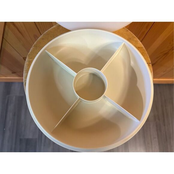 Vintage Tupperware almond divided serving dish and clear Seal - Picture 2 of 4